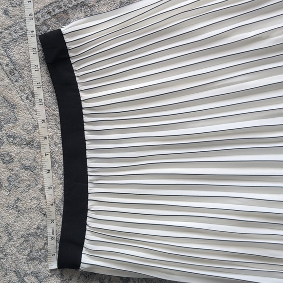 WHBM Pleated White Midi Skirt with Black MP - Picture 2 of 6